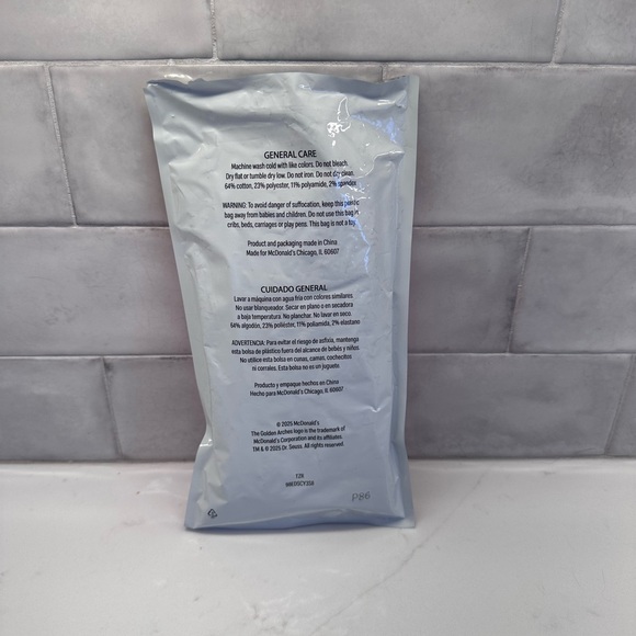 The Grinch Meal Socks Christmas Edition 2025 One Size Blue Color Collectible - Picture 2 of 4